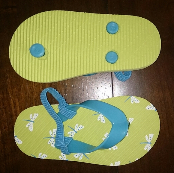 Lot Girls sandals, sneakers, boot, 2 water shoes - Picture 9 of 10